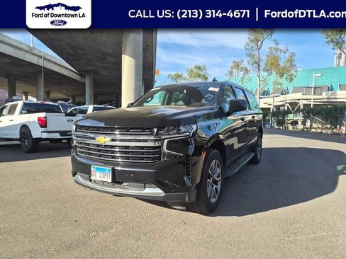 Used 2022 Chevrolet Suburban LT w/ Luxury Package image 1