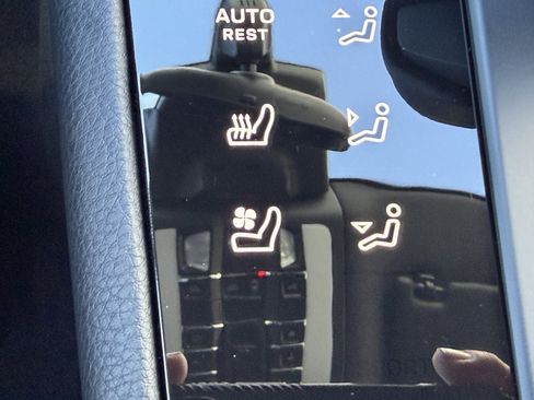 New 2026 Porsche Macan image 28