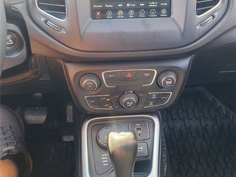 Used 2021 Jeep Compass Latitude image 27