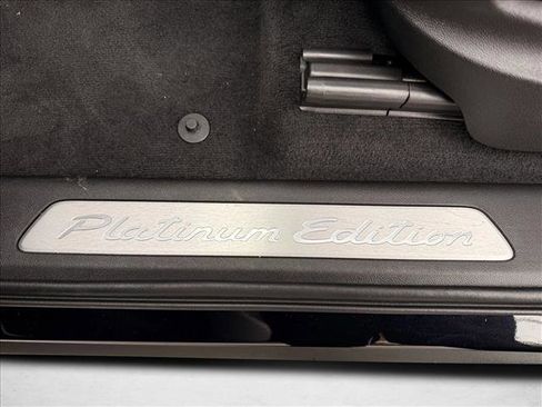 Used 2022 Porsche Cayenne S Platinum image 18