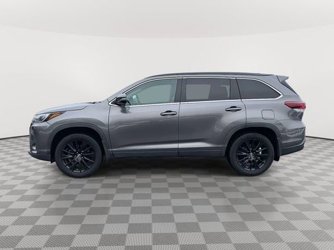 Used 2019 Toyota Highlander SE image 4