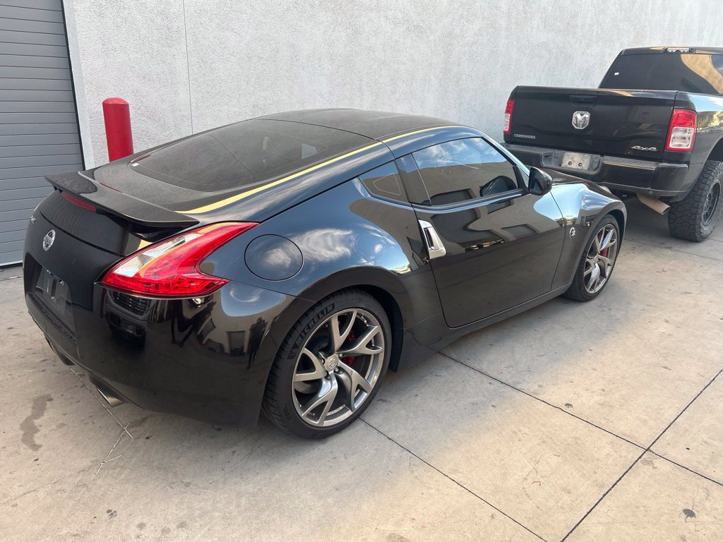 Used 2017 Nissan 370Z Coupe RWD image 3