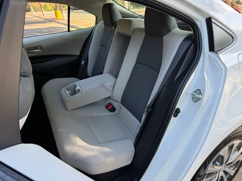 Used 2021 Toyota Corolla LE FWD image 23