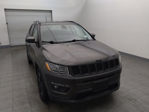 Used 2019 Jeep Compass Latitude FWD image 14