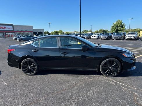 Used 2022 Nissan Altima 2.5 SR w/ Midnight Edition Package FWD image 8
