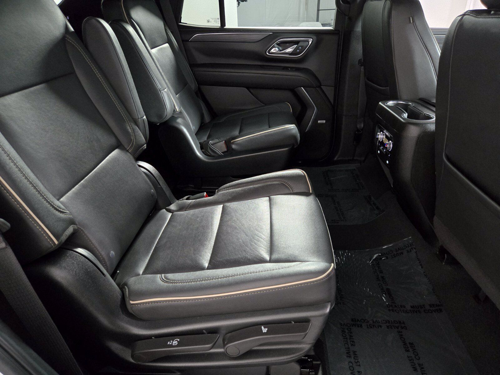 Used 2023 GMC Yukon SLT w/ SLT Luxury Package AWD/4WD image 20
