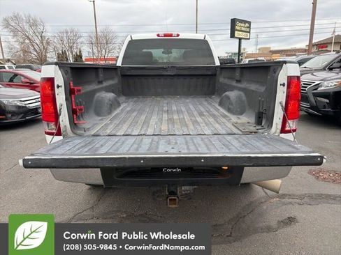 Used 2011 GMC Sierra 3500 SLE w/ SLE Preferred Package image 28