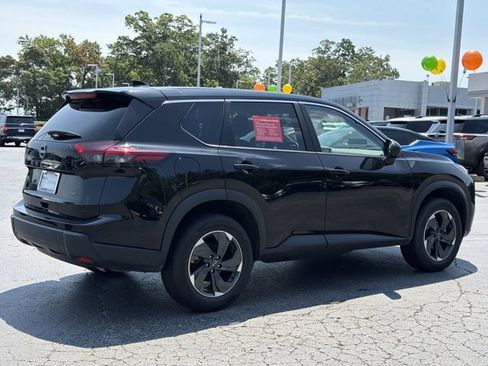 Used 2025 Nissan Rogue SV AWD/4WD image 4
