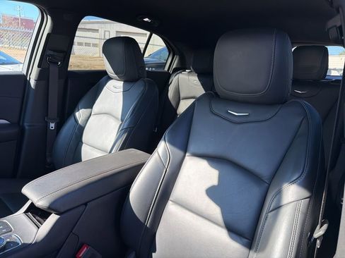 Used 2025 Cadillac XT4 Premium Luxury image 21