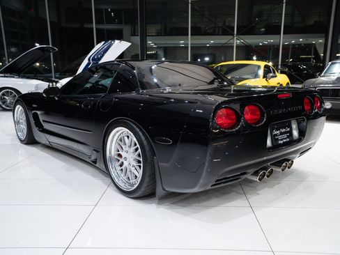 Used 2003 Chevrolet Corvette Z06 w/ Memory Package, 3 Drivers RWD image 2