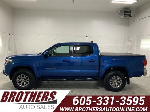 Used 2016 Toyota Tacoma SR5 image 1