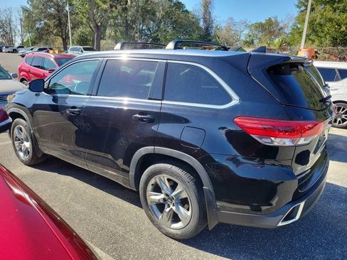 Used 2019 Toyota Highlander Limited Platinum image 7