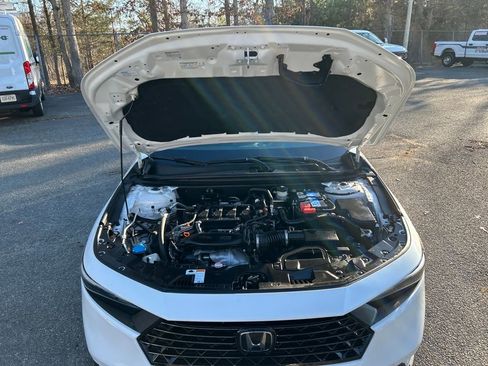 Used 2023 Honda Accord EX image 11