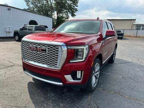 Used 2021 GMC Yukon Denali w/ Denali Premium Package RWD image 4