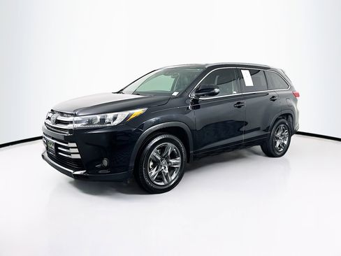Used 2018 Toyota Highlander Limited Platinum image 3