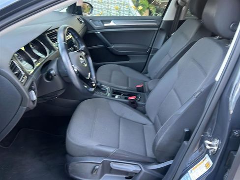 Used 2019 Volkswagen e-Golf SE w/ Driver Assistance Package image 11