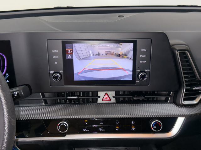 Used 2025 Kia Sportage LX FWD image 9