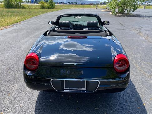 Used 2002 Ford Thunderbird Deluxe image 11