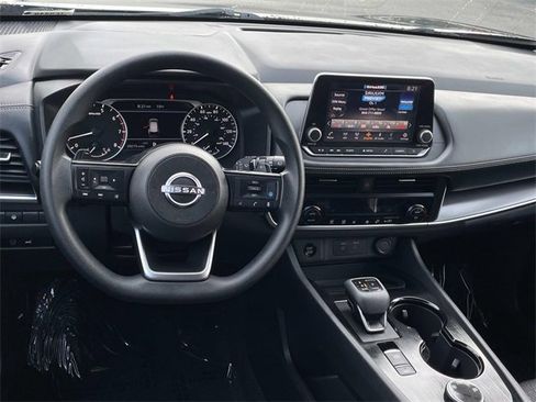 Used 2024 Nissan Rogue SV image 7