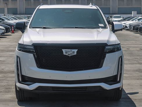 Used 2024 Cadillac Escalade ESV Sport w/ LPO, ONYX Package AWD/4WD image 2