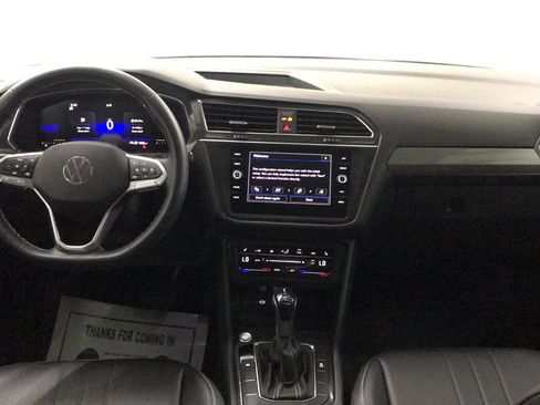 Used 2023 Volkswagen Tiguan SE w/ Panoramic Sunroof Package FWD image 21