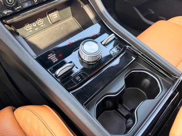 Used 2023 Jeep Grand Cherokee L Summit w/ Luxury Tech Group V AWD/4WD image 20