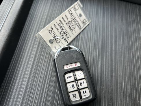 Used 2023 Honda Odyssey Sport image 37