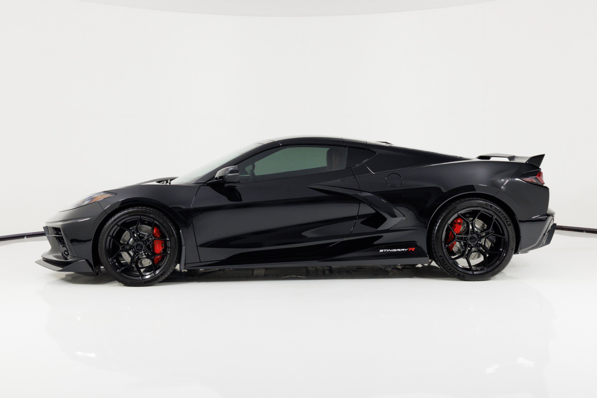 Used 2024 Chevrolet Corvette Stingray Premium Cpe w/ Z51 Performance Package RWD image 7