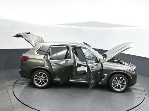 Certified 2025 BMW X5 xDrive40i w/ Premium Package image 49