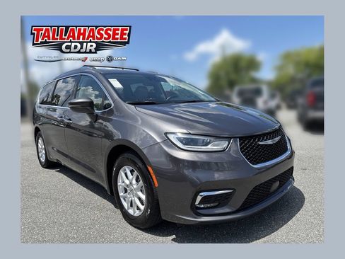 Used 2021 Chrysler Pacifica Touring-L FWD image 1