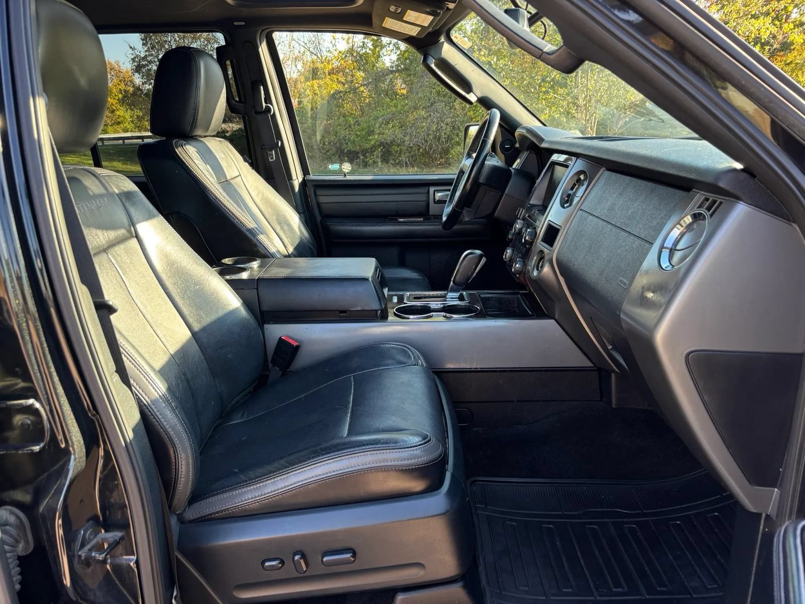 Used 2015 Ford Expedition EL Platinum AWD/4WD image 10