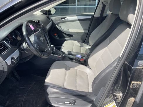 Used 2013 Volkswagen Jetta SEL Premium image 6