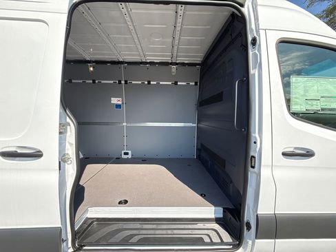 Used 2025 Mercedes-Benz Sprinter 2500 image 26
