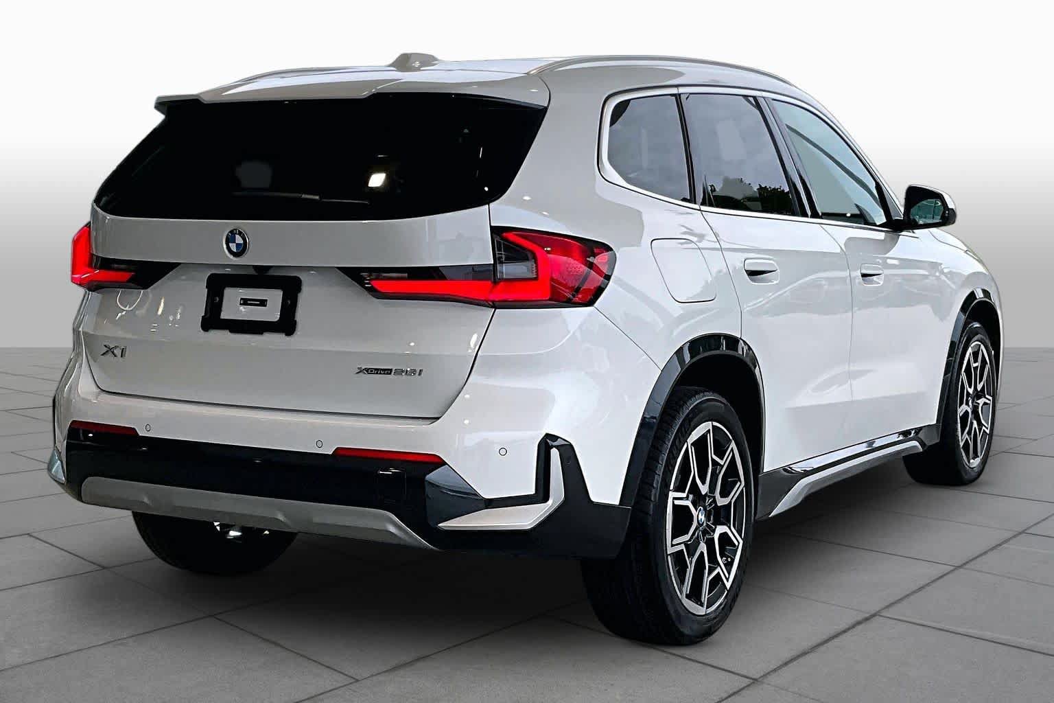 Used 2026 BMW X1 xDrive28i AWD/4WD image 12
