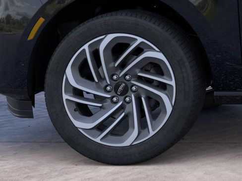 New 2025 Lincoln Navigator L Reserve AWD/4WD image 19