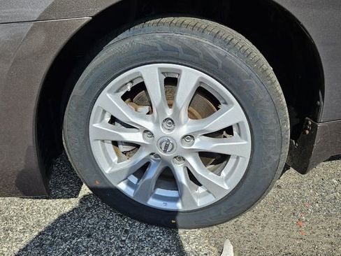 Used 2014 Nissan Altima 2.5 S w/ Sport Value Package image 10