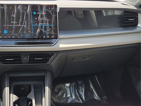 New 2026 Volkswagen Tiguan SE FWD image 15