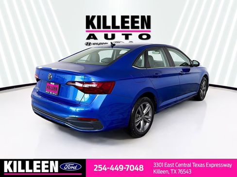 Used 2024 Volkswagen Jetta SE FWD image 8