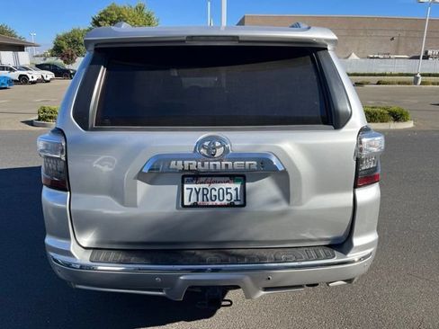 Used 2016 Toyota 4Runner Limited AWD/4WD image 5