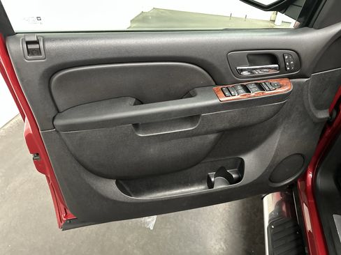 Used 2012 Chevrolet Tahoe LTZ image 22