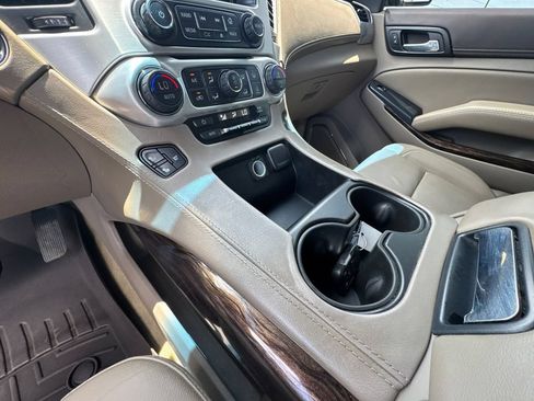 Used 2016 GMC Yukon SLT w/ Open Road Package AWD/4WD image 31