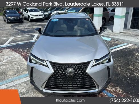 Used 2019 Lexus UX 200 w/ Premium Package FWD image 3
