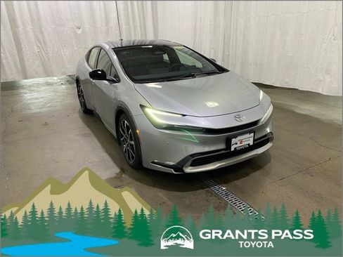 New 2026 Toyota Prius Plug-In Hybrid FWD image 1