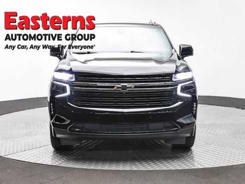 Used 2022 Chevrolet Suburban RST w/ Luxury Package AWD/4WD image 2