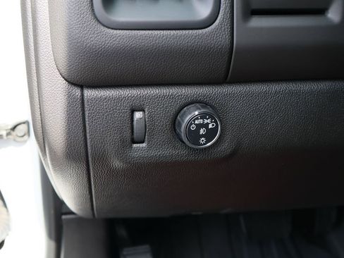 Used 2018 Chevrolet Colorado LT w/ Redline Special Edition image 12