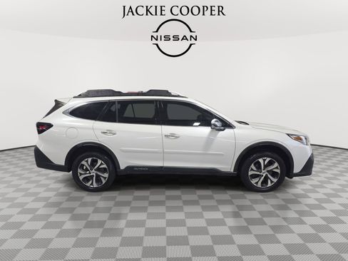 Used 2020 Subaru Outback Touring XT AWD/4WD image 4