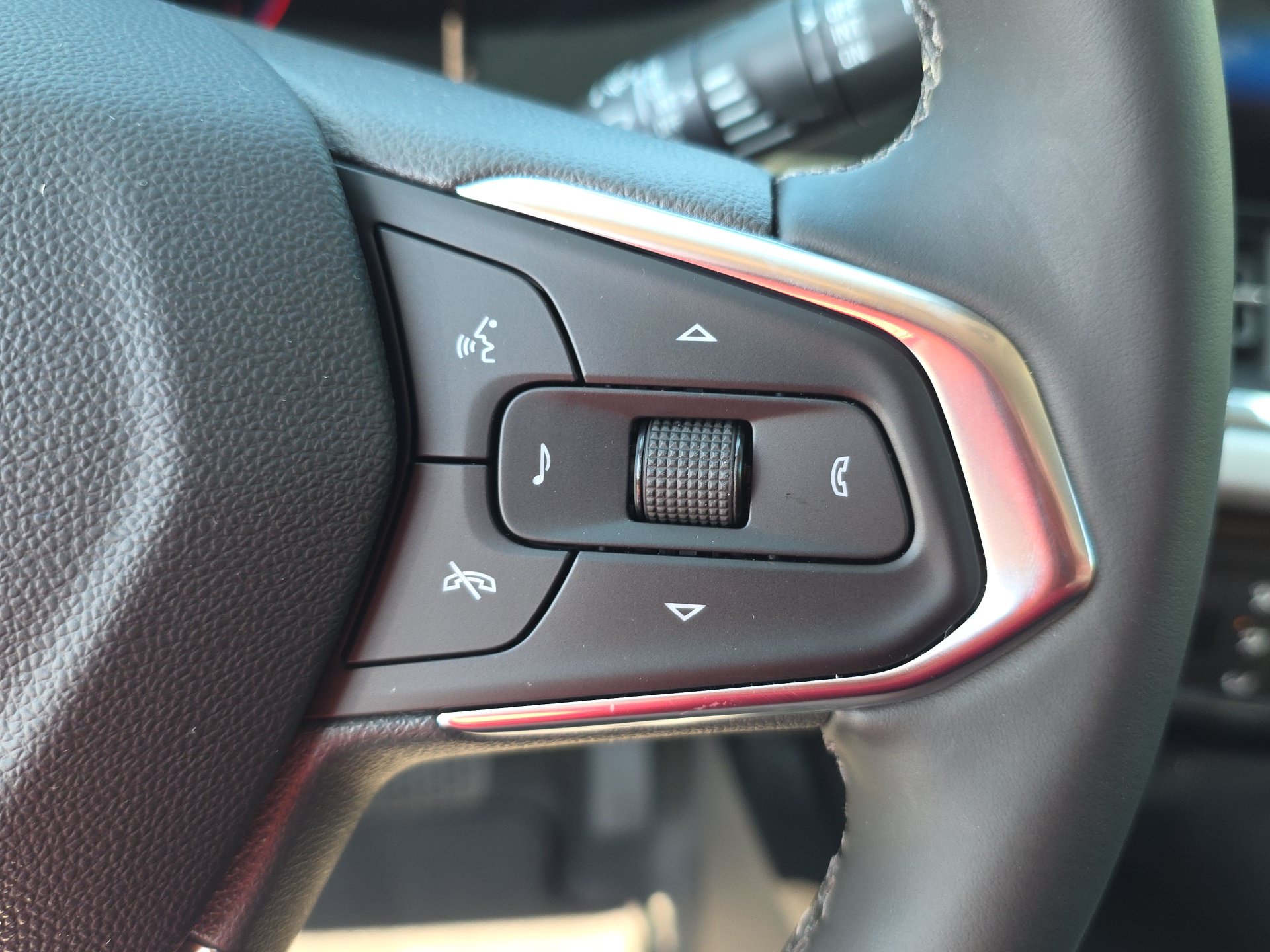 New 2026 Chevrolet Trax LT w/ Driver Confidence Package FWD image 19