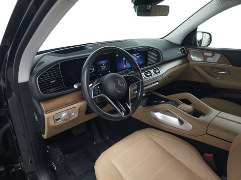 Used 2025 Mercedes-Benz GLE 350 4MATIC image 9