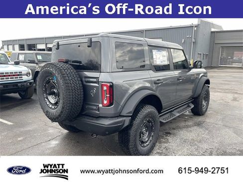 New 2025 Ford Bronco Badlands image 3