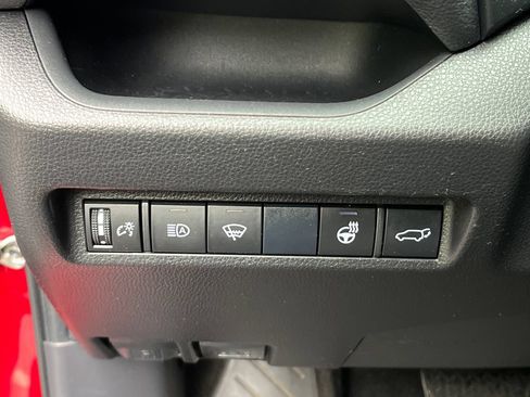Used 2019 Toyota RAV4 XLE w/ Convenience Package AWD/4WD image 28